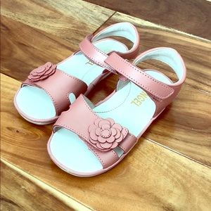 Angel size 7 sandals. Worn a couple times.